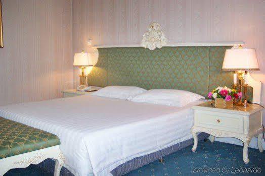 Wu Liang Ye Grand Hotel Чэнду Экстерьер фото