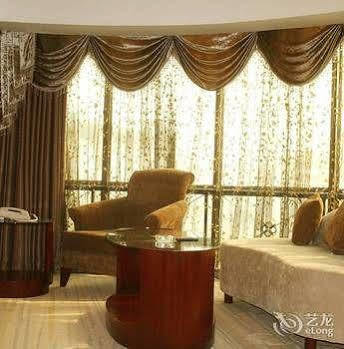 Wu Liang Ye Grand Hotel Чэнду Экстерьер фото